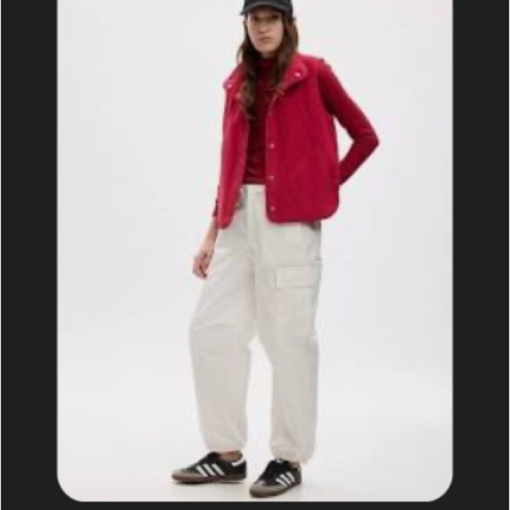 Gap fit Women’s size XL Arctic Fleece vest sled red snap button closure